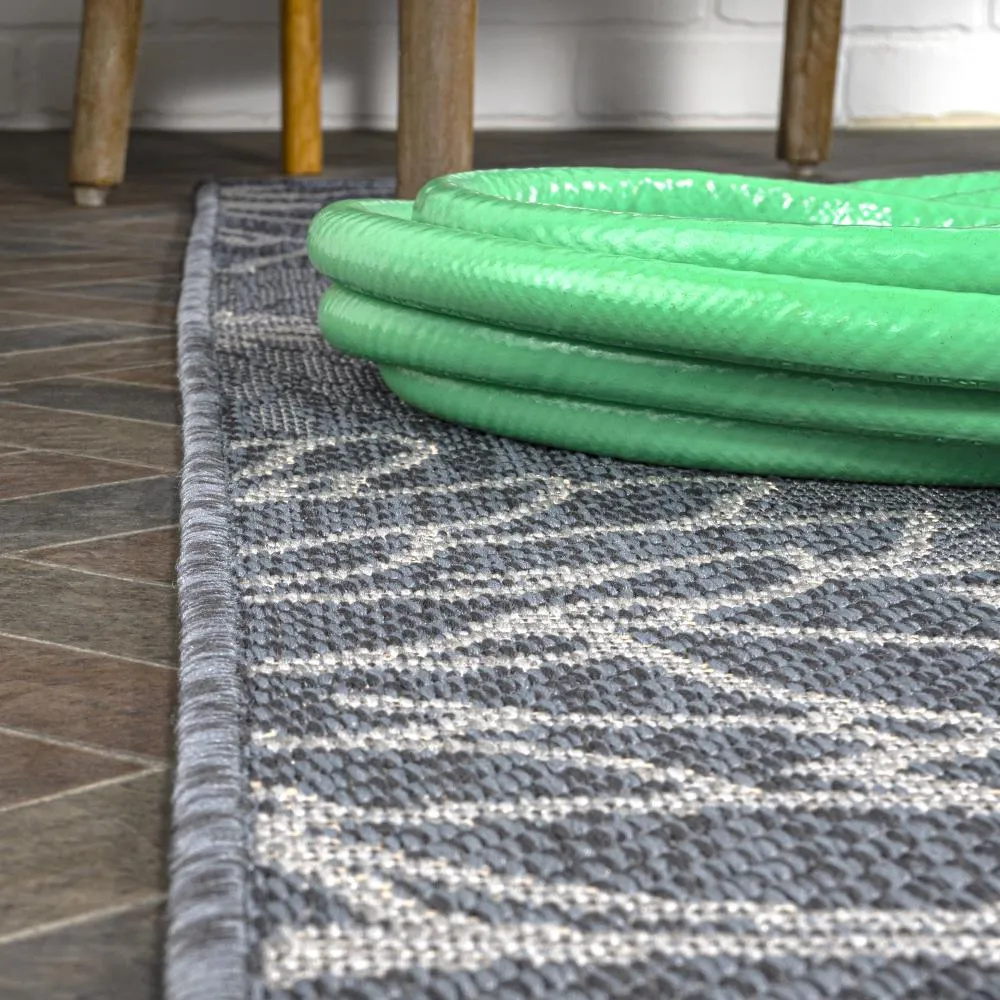 Cain Modern All-over Floral Indoor/outdoor Area Rug