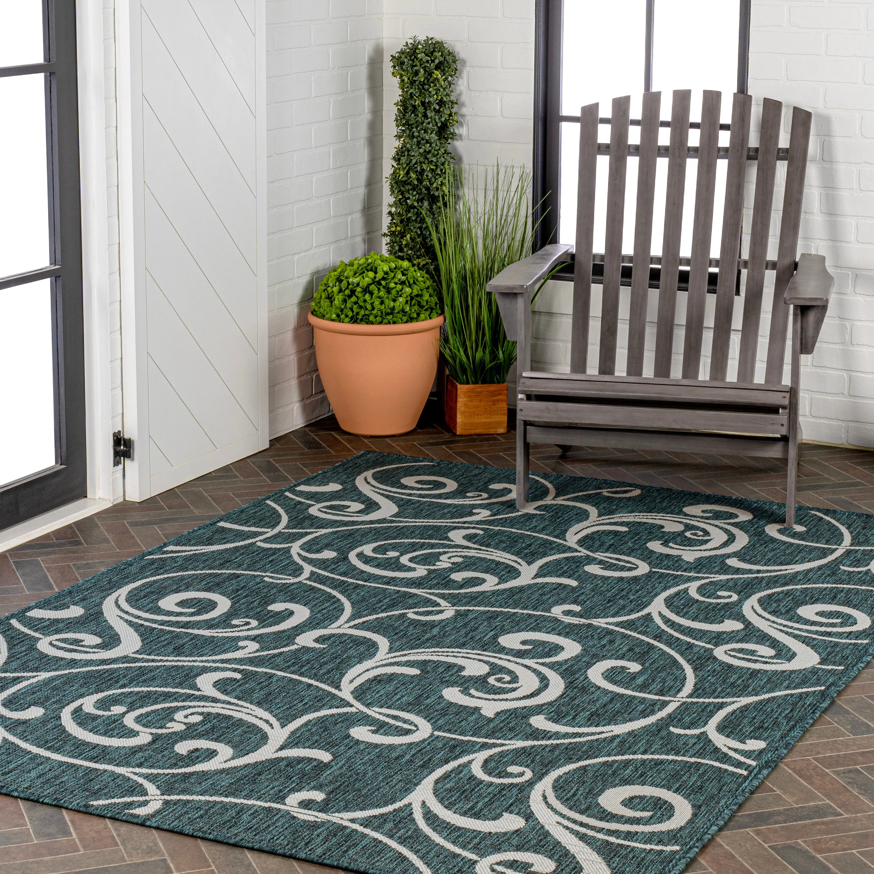 Domani Traditional Classic All-Over Scroll Indoor/Outdoor Area Rug
