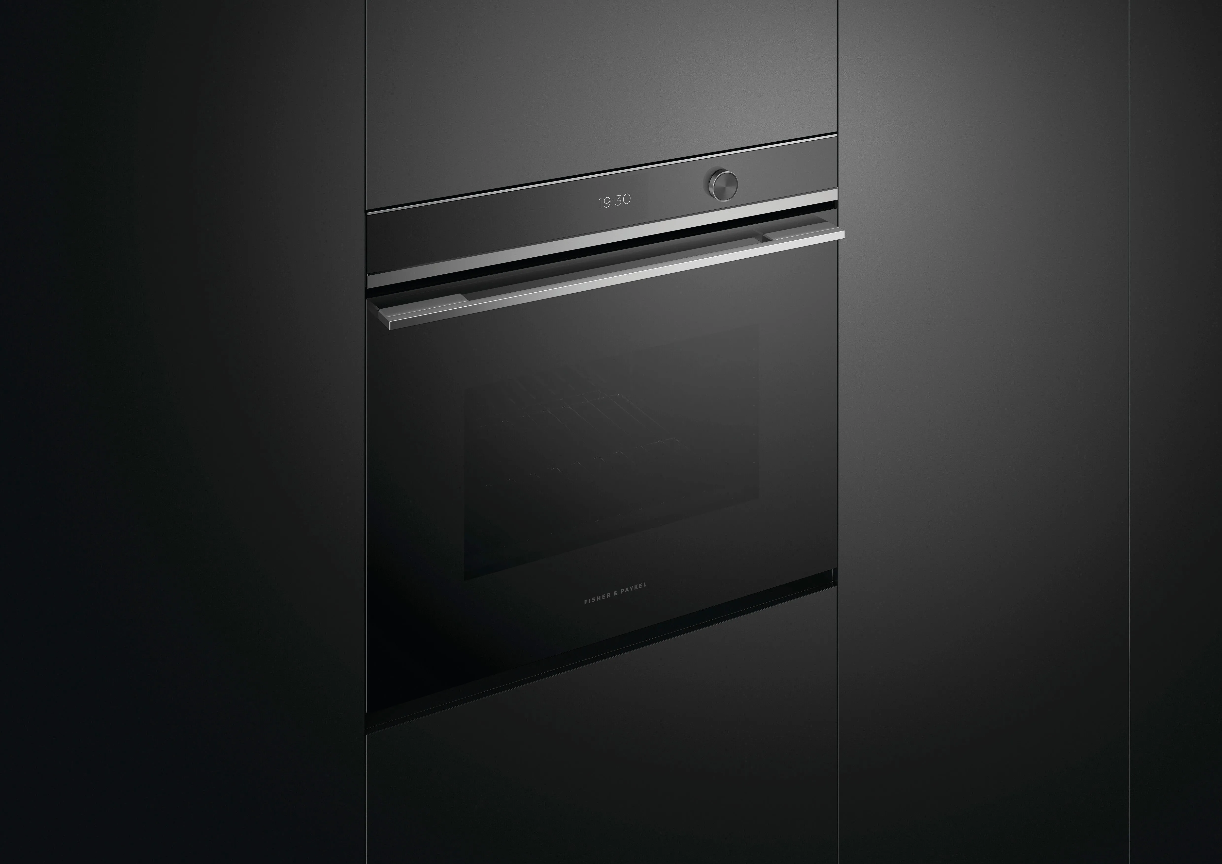 Fisher & Paykel - 4.1 cu. ft Single Wall Oven in Black - OB30SDPTDX2