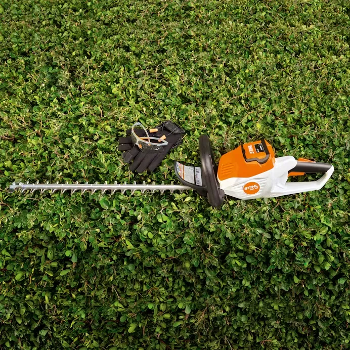 Stihl | HSA 50 20" Battery Hedge Trimmer | w/ AK 10 and AL 101 Charger (4521 011 3541 US)