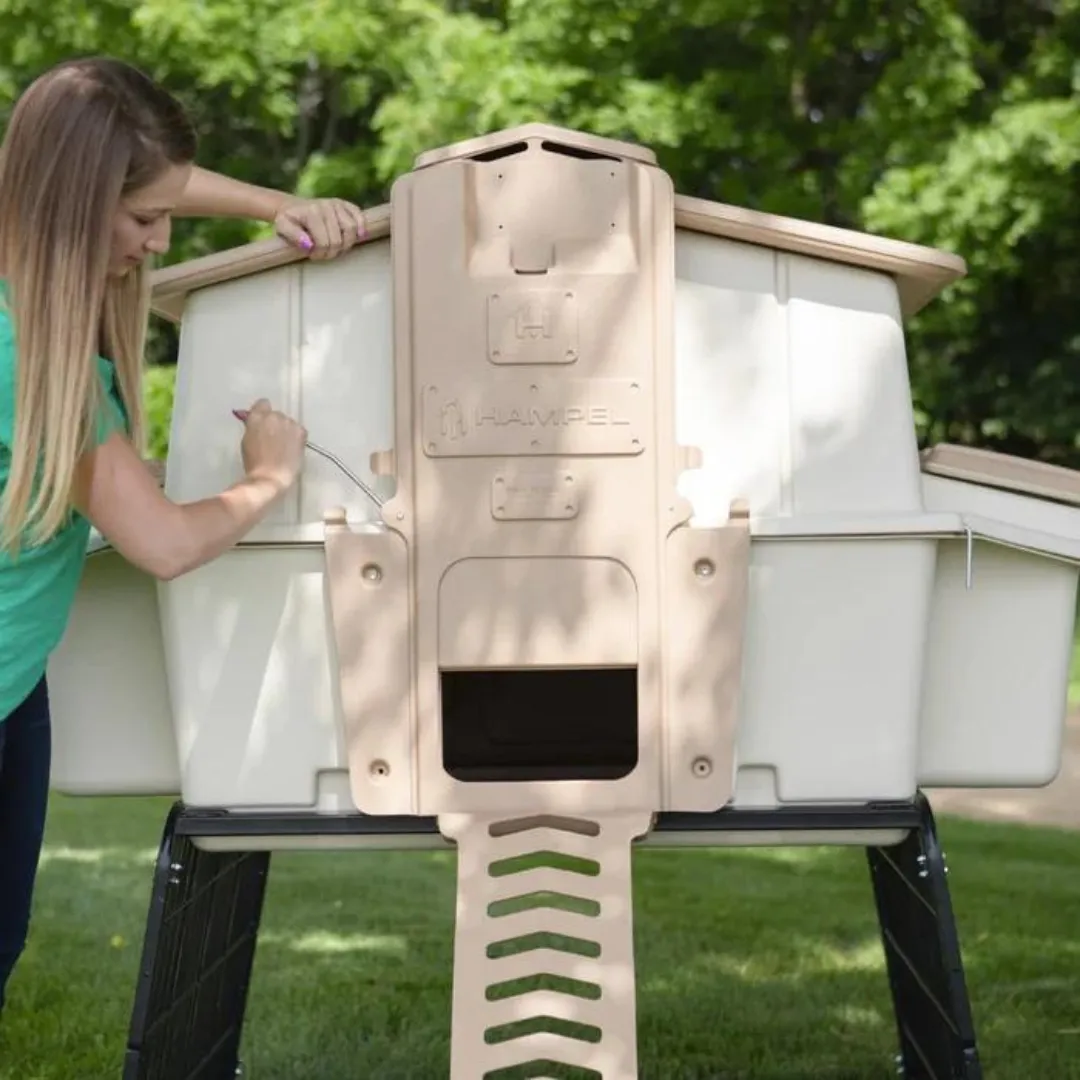 Ultimate Chicken Coop w/feeder and waterer (up to 6 chickens)